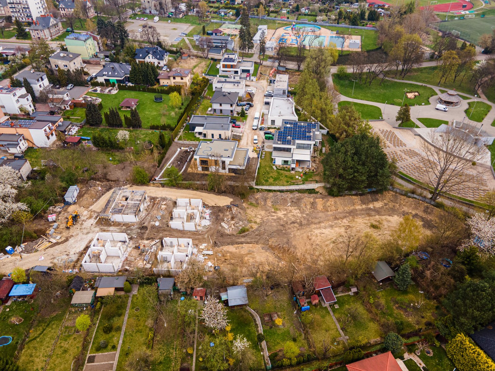 Grabek Park kwiecień 2026 - detal ścian parteru